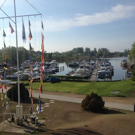 Am Heidensee Aparthotel 4*
